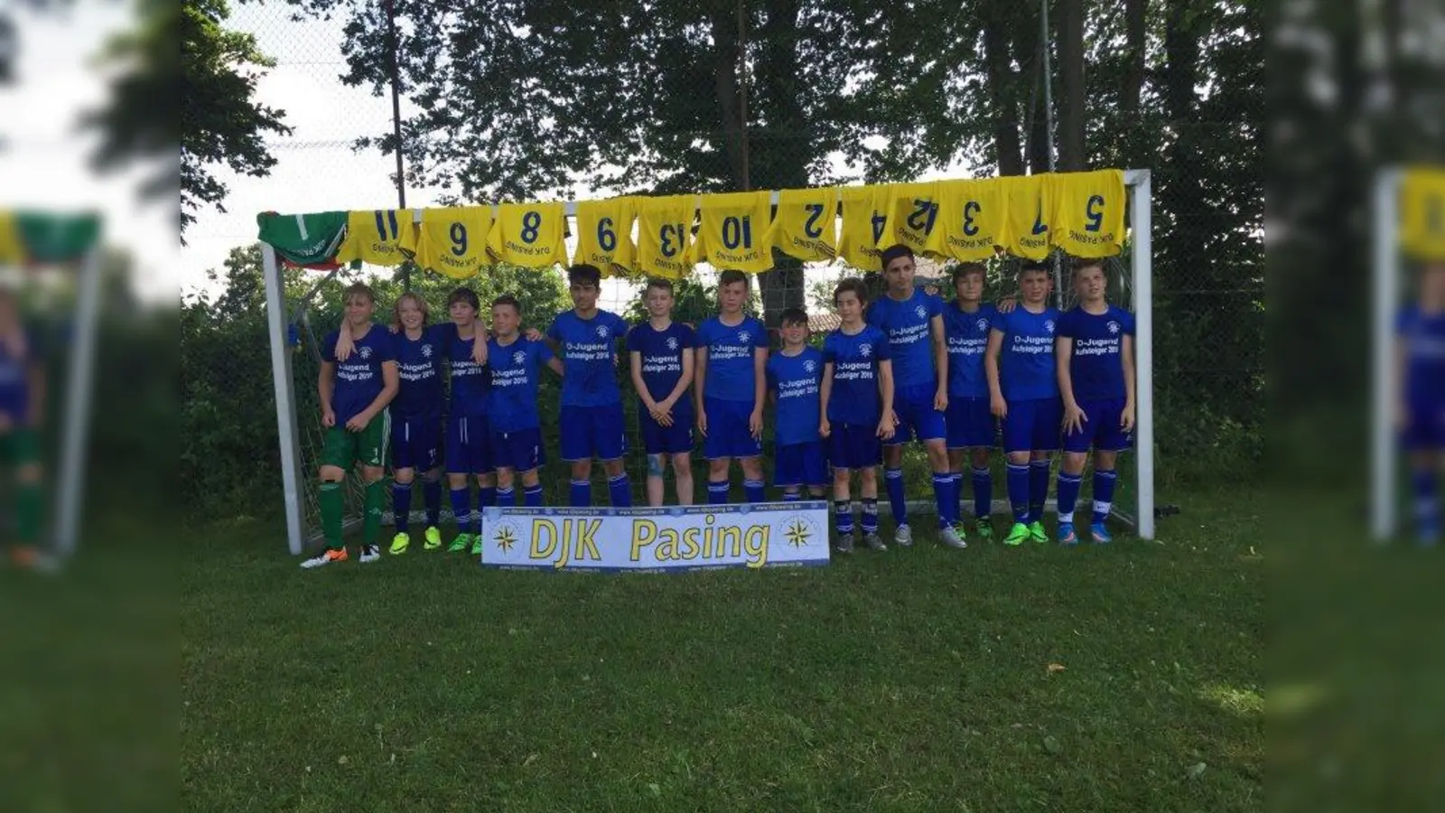 So sehen Sieger aus! Die D-Jugend der DJK-Pasing hat die Meisterschaft geholt und damit den Aufstieg in die Kreisklasse geschafft. (Foto: DJK-Pasing)