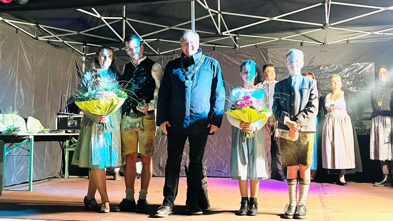 Bürgermeister Wolfgang Panzer begrüßte die Faschingsprinzenpaare der Gleisenia herzlich. (Foto: hw)