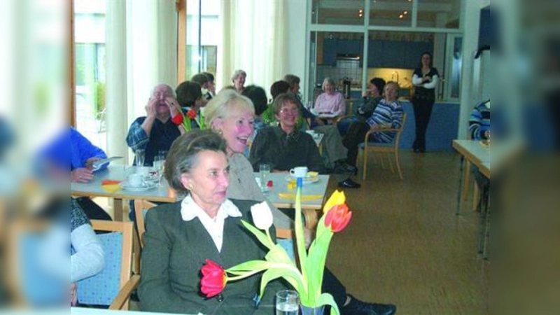 Viel Spaß hatten die ehrenamtlichen Helfer beim Empfang im Alten- und Service-Zentrum Allach-Untermenzing. (Foto: pi)