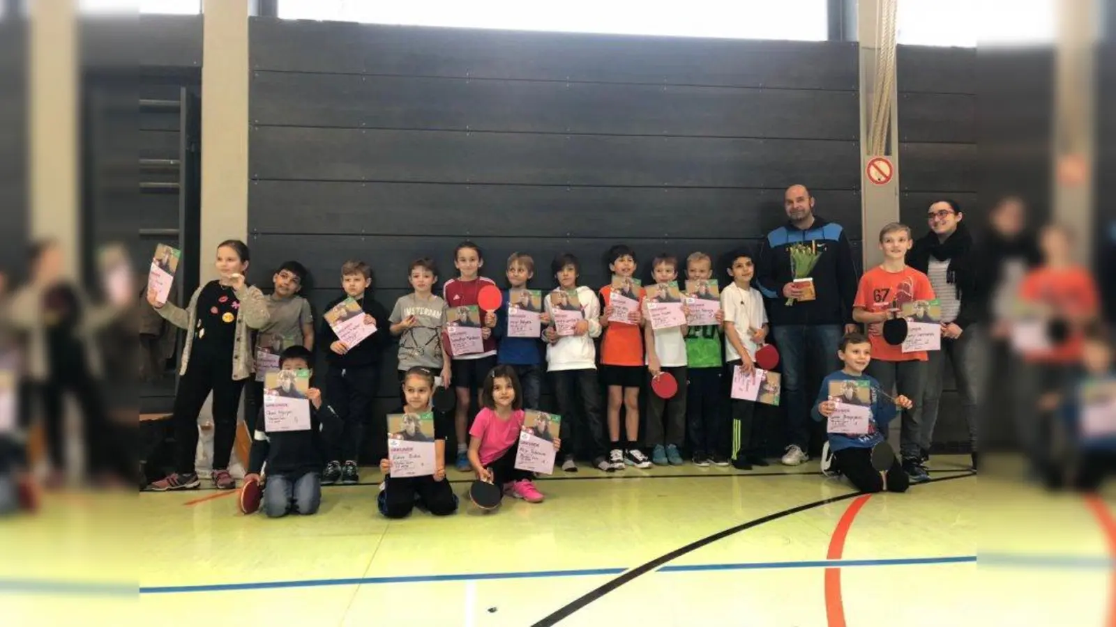 Viel Spaß hatten die Kids bei den Tischtennis-mini-Meisterschaften - und Urkunden gab es obendrein. (Foto: 1. MCAG)