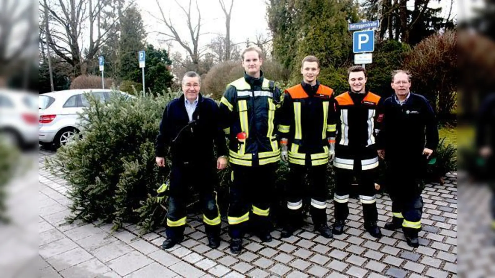 Die Bürger sind froh, dass die Wehr sich zuverlässig um die Reste der Feste kümmert. 	 (Foto: VA)