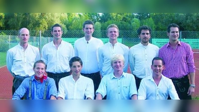 Freuen sich über ihren Erfolg: die Spieler der Herrenmannschaft SV Lochhausen. (Foto: SV Lochhausen)