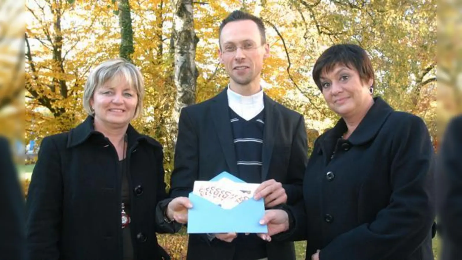 Christine Jelic, Pfarrer Markus Bittner und Christine Rötzer (v. li.).	 (Foto: Privat)