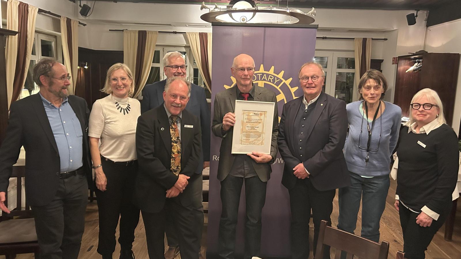 Hans-Joachim-Stumpf-erh-lt-Sozialpreis