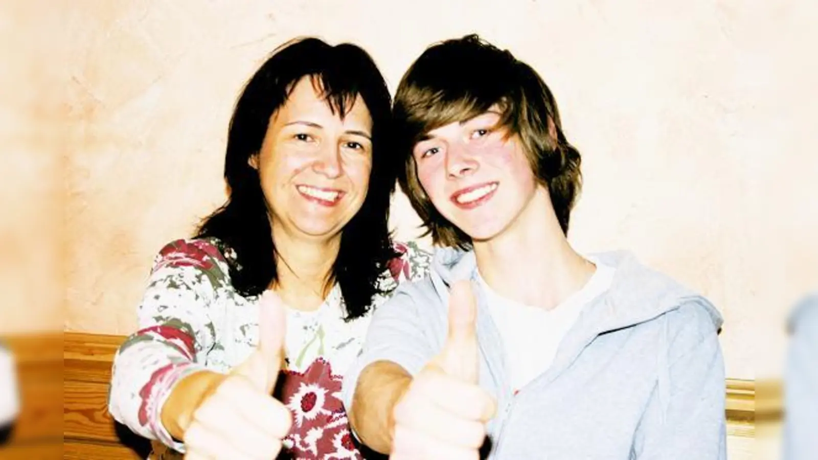 Christoph (16) und seine Mutter Alexandra Schwarz sagen »Ja!« zur Zivilcourage: Der 16-Jährige hat eine Freundin vor dem Ertrinken gerettet.	 (Foto: ko)