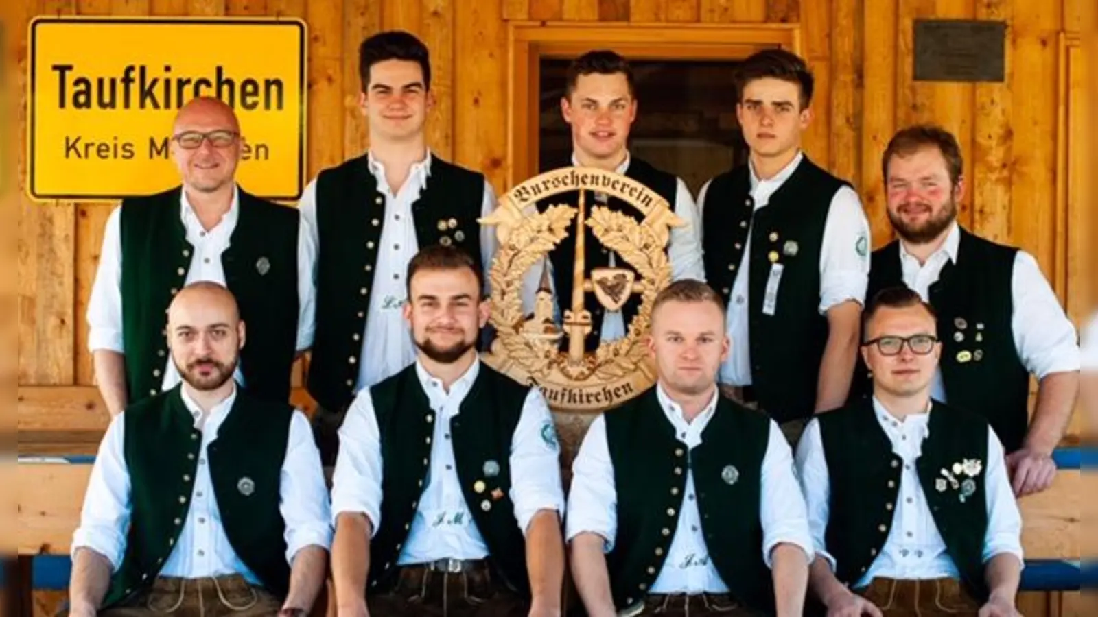 Der neu gewählte Vorstand des Burschenvereins Taufkirchen: obere Reihe von links: Jens Häger, Luca Allwang, Sebastian Matheis, Simon Hinterholzer, Sebastian Dopfer; untere Reihe von links: Michael Wagmüller, Johannes Maier, Julius Ammereller und Philip Piendl. (Foto: VA)