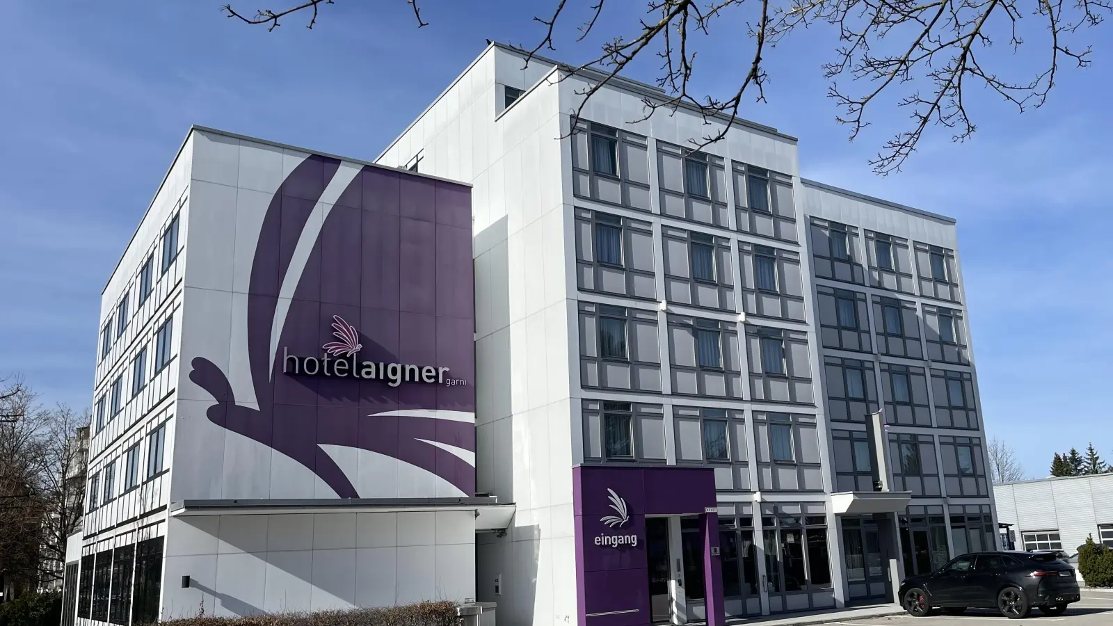 Das ehemalige Hotel Aigner wird zur Flüchtlingsunterkunft umgebaut. 146 Personen können hier maximal untergebracht werden. (Foto: hw)