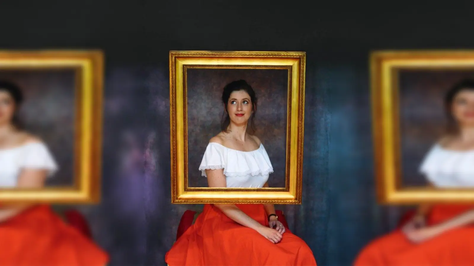 „Eine Frau sieht weißblau“ heißt das neue Soloprogramm von Claudia Pichler. (Foto: Catherina Hess)