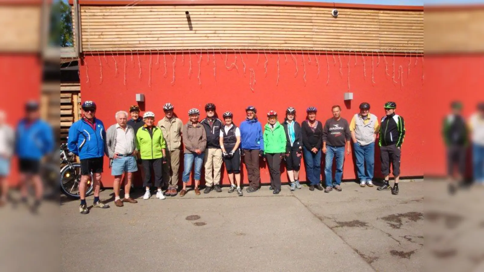 Über 20 Kilometer radelten die Teilnehmer auf den historischen Pfaden des Klausenwegs nach Oberschleißheim. (Foto: pi)