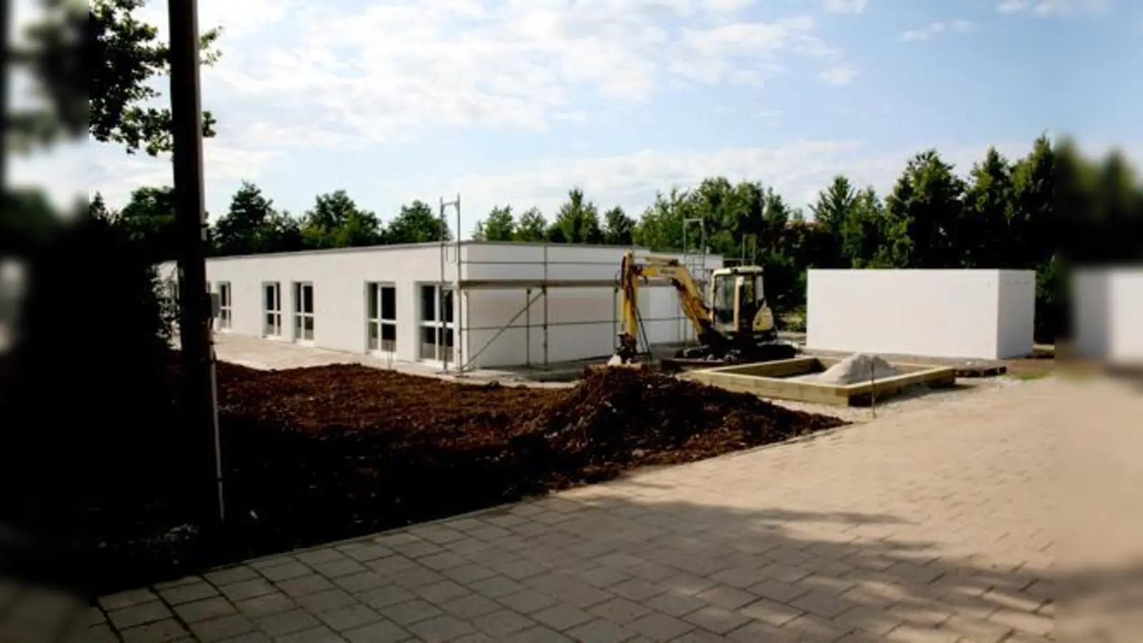 Nach Poing sind mehr Familien mit Kindergartenkindern zugezogen als erwartet. Deswegen braucht es jetzt Übergangslösungen. An Krippenplätzen dagegen gibt es mehr als benötigt. Am Freitag wird die neue Krippe an der Kirchheimer Allee eingeweiht.  (F: Heigl)