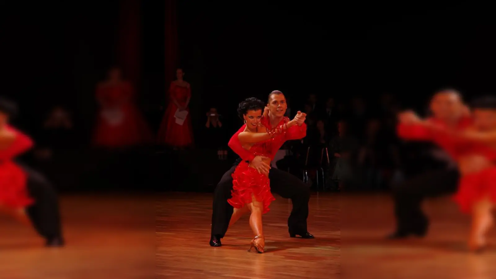 Denislav Dimitrov und Iliana Staevska vom Tanzclub Gelb-Schwarz-Casino München überzeugten Publikum und Jury mit tänzerischem Können und Spaß an der Sache. (Foto: pi)