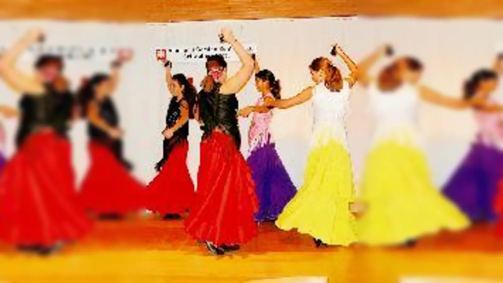 Bunte Unterhaltung bot die internationale Weihnachtsfeier im ASZ.	 (Foto: ASZ)