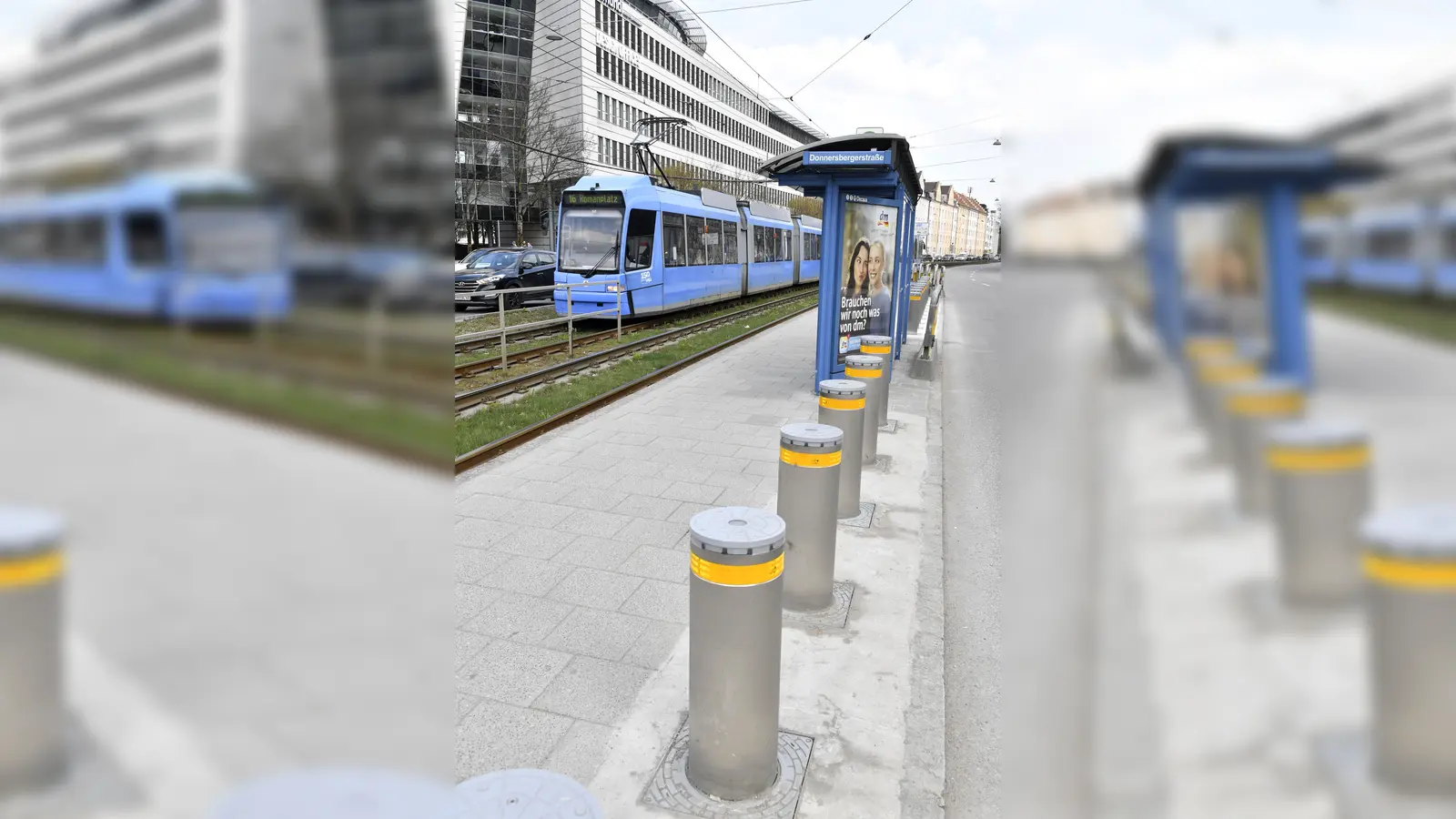 Die Poller schützen jetzt die Haltestelle. (Foto: SWM/MVG)