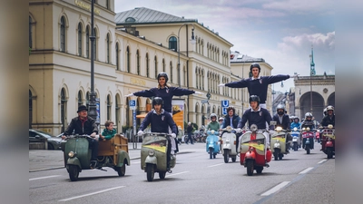  Vespa-Corso an Christi Himmelfahrt 2019. Jetzt findet er erstmals für einen guten Zweck statt. (Foto: Josef Goldschmidt)