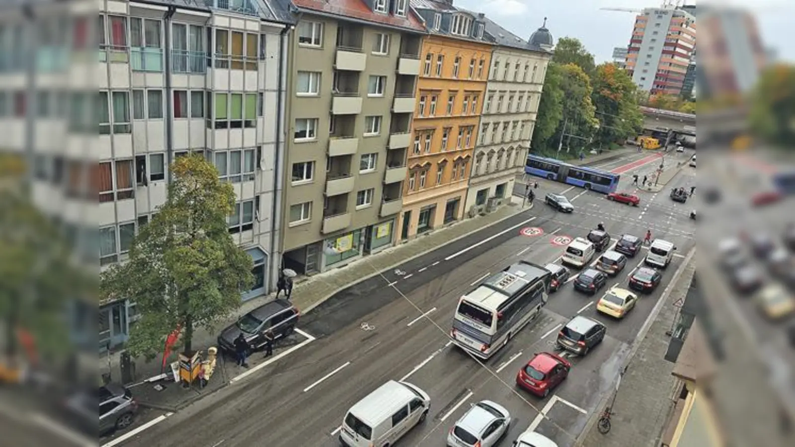 Trotz des neu eingeführten Tempolimits von 30 km/h fühlen sich Radfahrer auf der Rosenheimer Straße in Haidhausen weiterhin unwohl. 	 (Foto: privat)