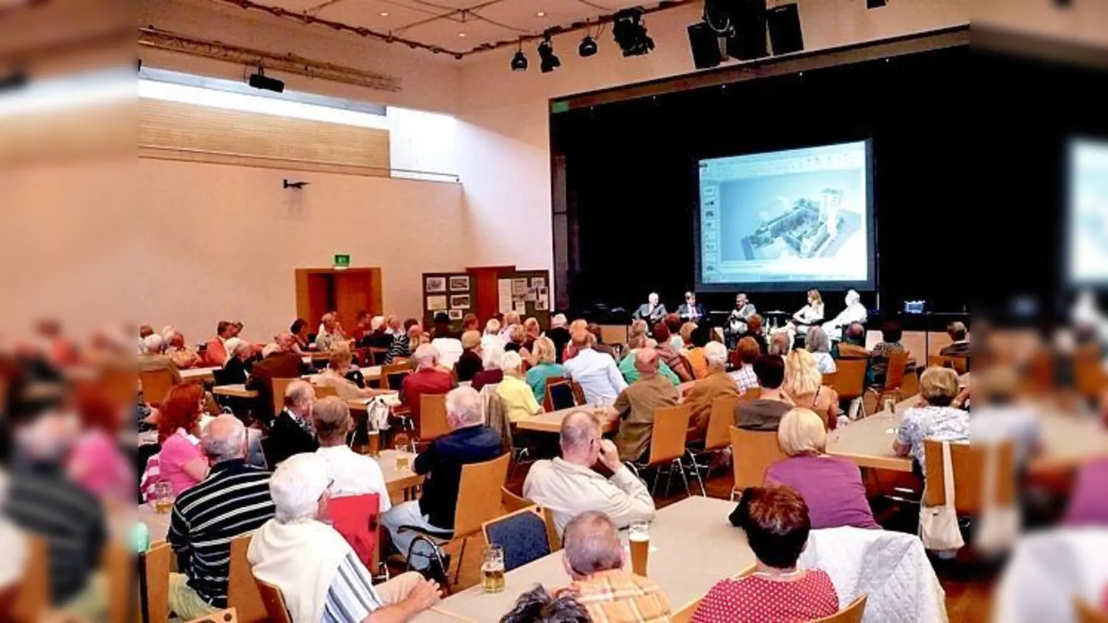 Die Podiumsdiskussion fand großen Anklang bei der Haarer Bevölkerung.	 (Foto: VA)