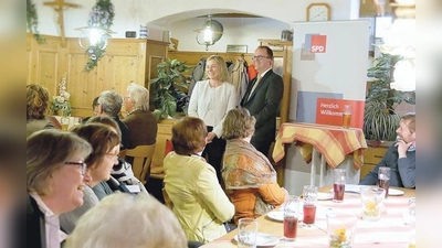 Doris Rauscher und Markus Rinderspacher genossen den Zuspruch ihrer Gäste.	 (Foto: Büro Rauscher)