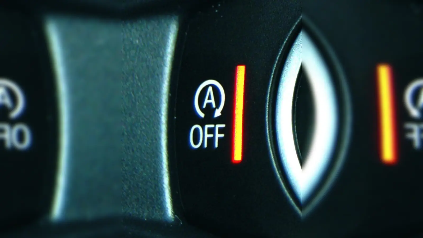 Durch das Drücken dieser Taste kann die Start-Stopp-Automatik ein- und ausgeschalten werden. (Foto: ADAC)