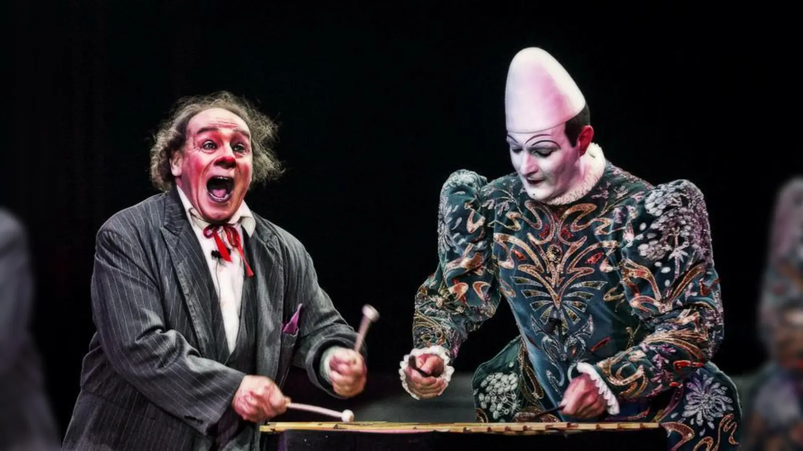 Clowns im Gruselschloss: Mit Les Rossyann bekommt der Ausdruck „Tränen lachen” ganz neue Dimensionen. (Foto: Circus Krone)