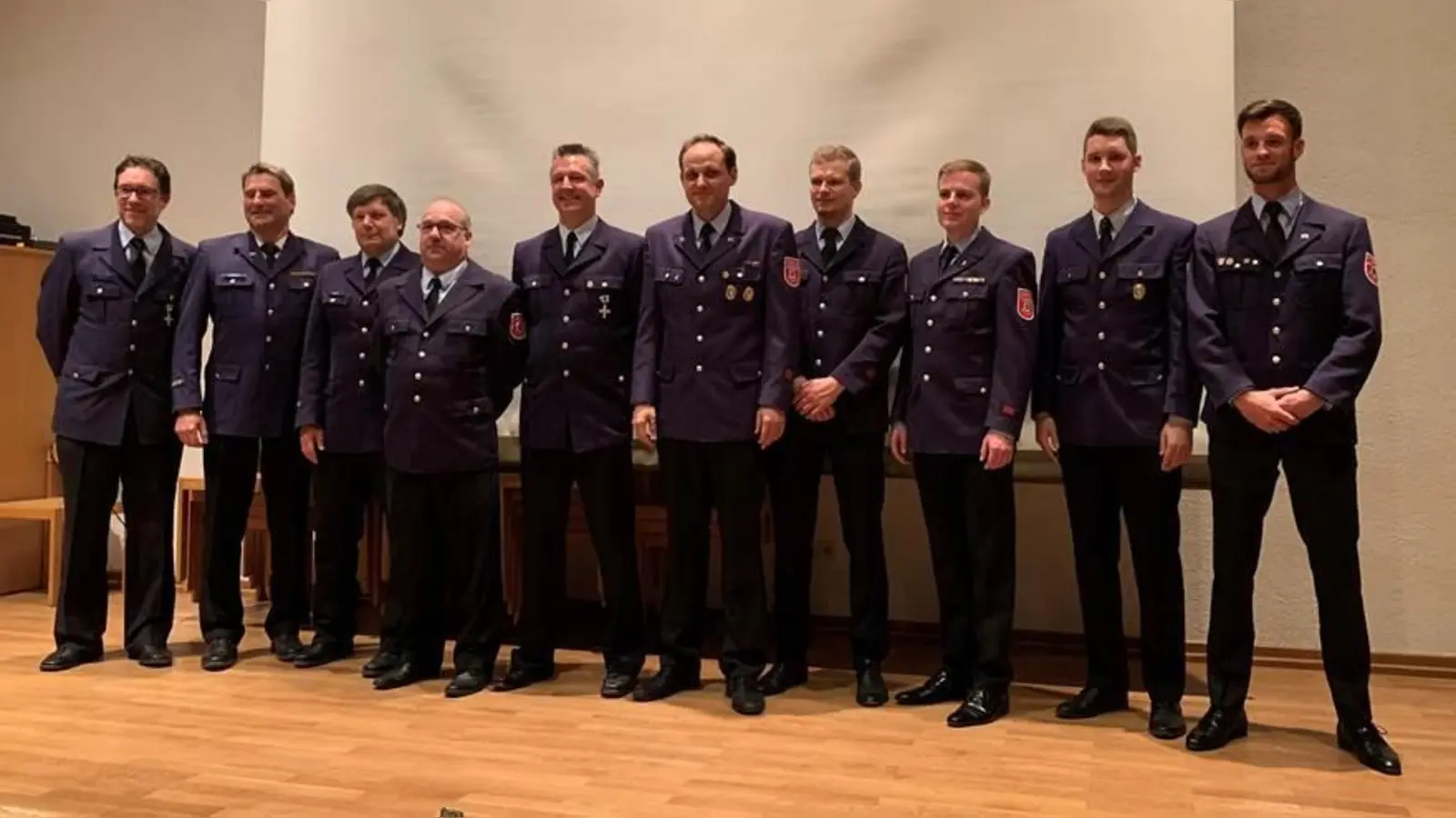 Der neue Vorstand der Freiwilligen Feuerwehr Oberföhring stellte sich zum Gruppenfoto. (Foto: Verein)