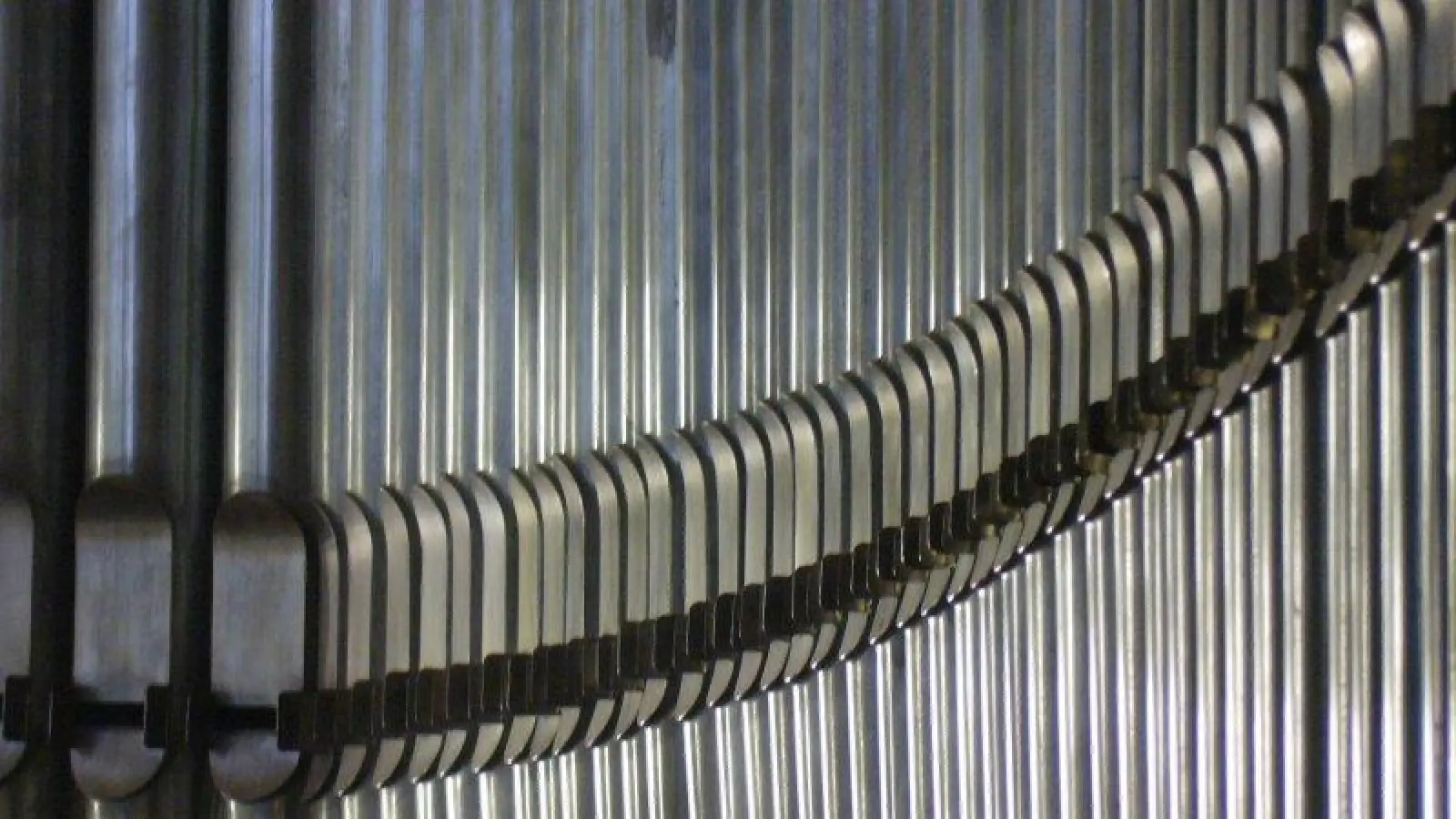 Die Orgel der Matthäuskirche wurde in den Jahren 1955 bis 1960 in mehreren Stufen mit 64 Registern auf vier Manualen erbaut. Seit 2012 wird sie aufwendig restauriert und erweitert. (Foto: Armin Becker)