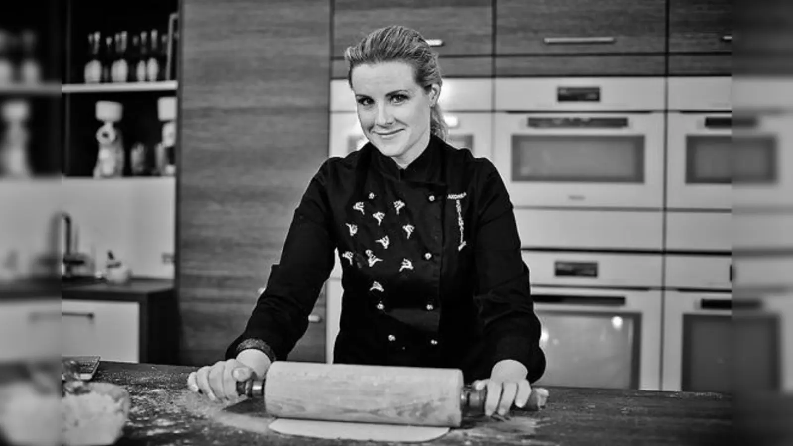 Konditorenweltmeisterin Andrea Schirmaier-Huber verrät in ihren Backkursen in Oberpframmern das Geheimnis unwiderstehlicher Backwaren.	 (Foto: VA)