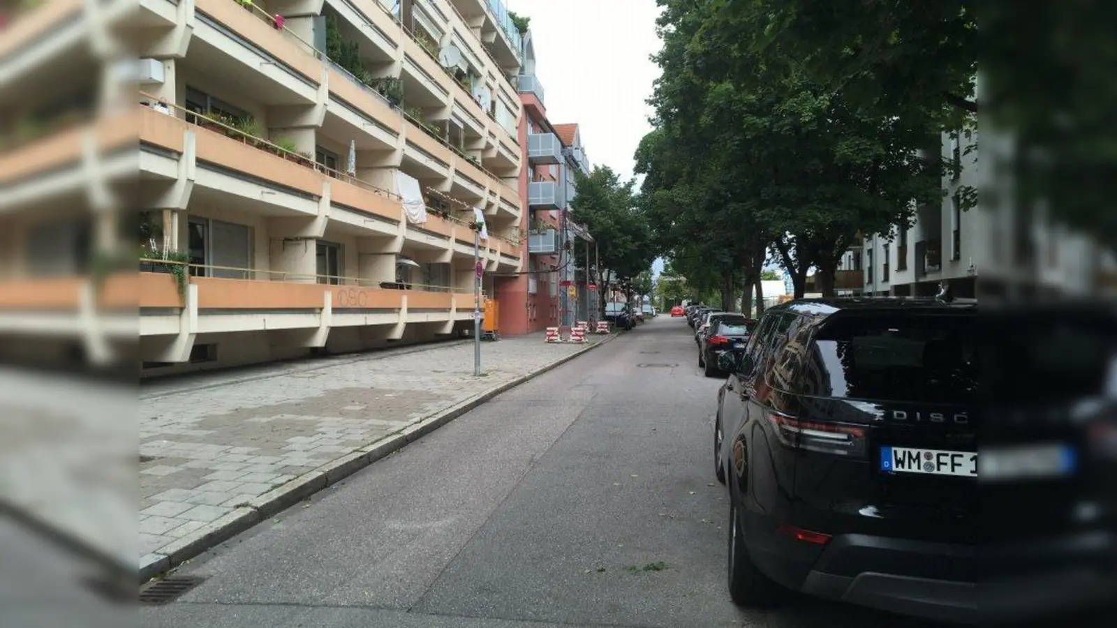 Blick Richtung Würzstraße: Die Lenggrieser Straße liegt im sechsten Stadtbezirk zwischen der Brudermühlstraße und der Würzstraße. (Foto: lsc)