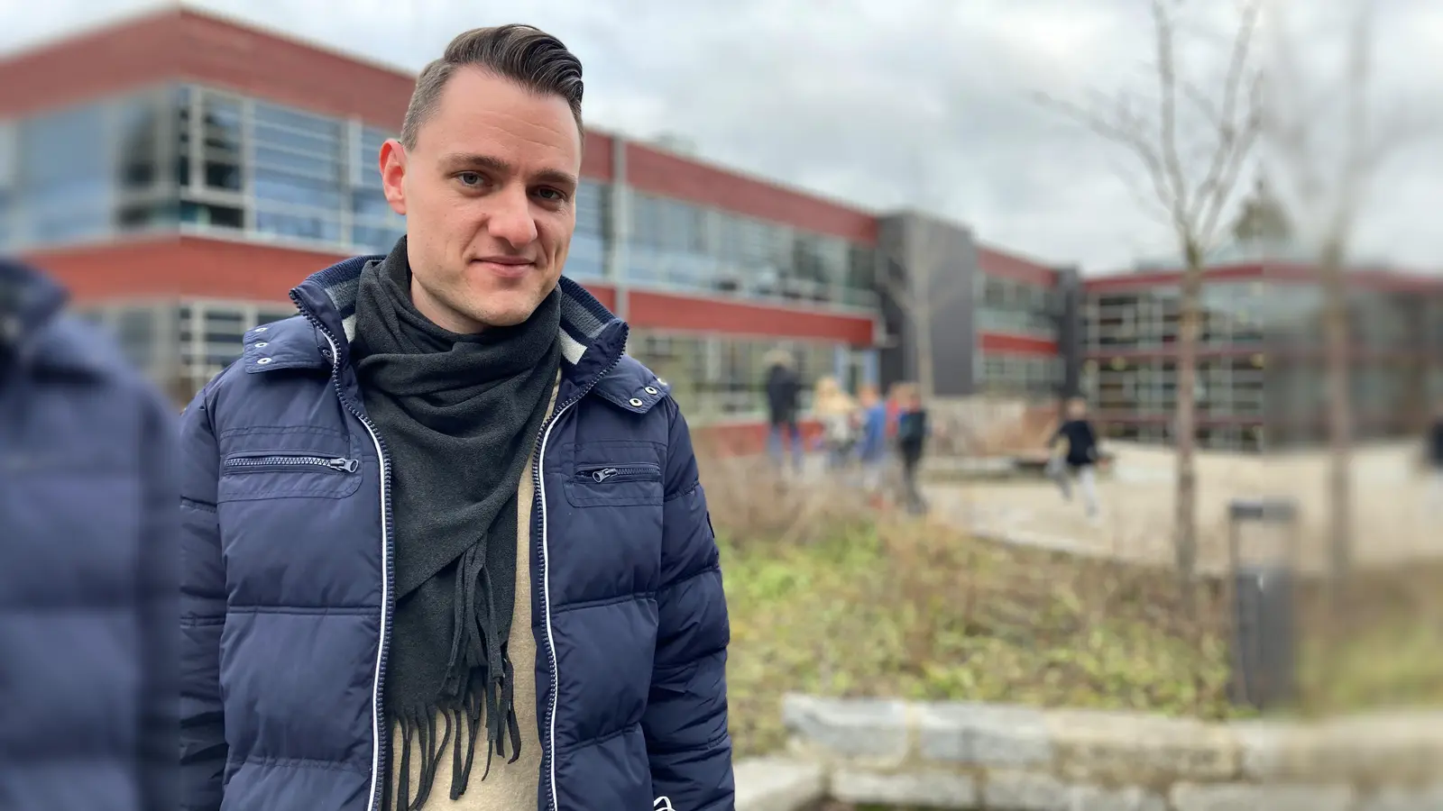 Manuel Angermeyer, Leitung der OGS, ist seit acht Jahren an der MS Lochham tätig. (Foto: KJR München-Land)