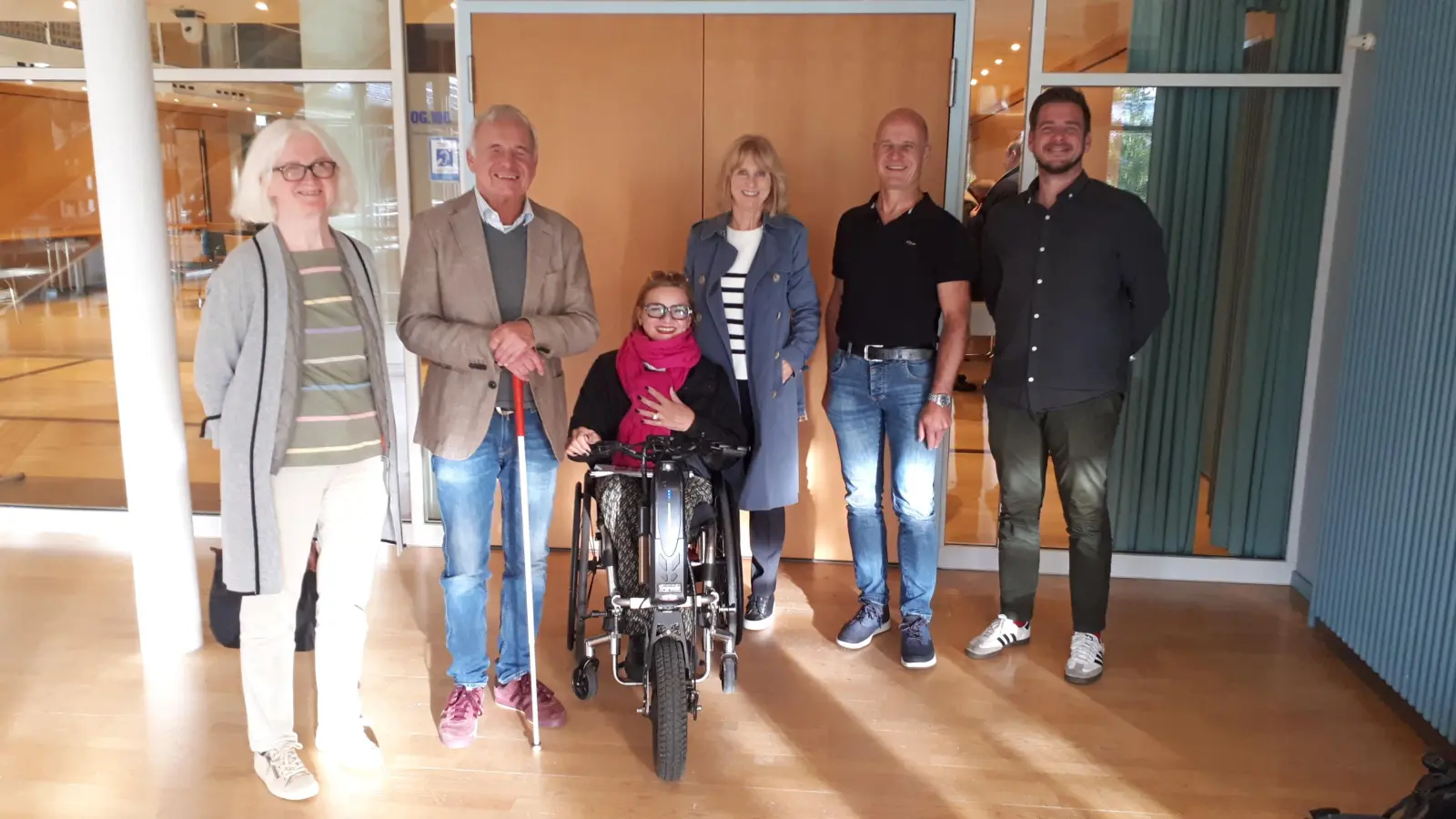 Sechs Mitglieder des neuen Inklusionsbeirat im Lankdkreis Starnberg (v.l.): Regina Klusch (Beisitzerin), Claus Angerbauer (Vorsitzender), Petra Sax-Scharl (Beisitzerin), Sissi Fuchsenberger (Schriftführung), Willi Neuner (stellv. Vorsitzender), Franz Moroder (Beisitzer).  (Foto: ARGE)