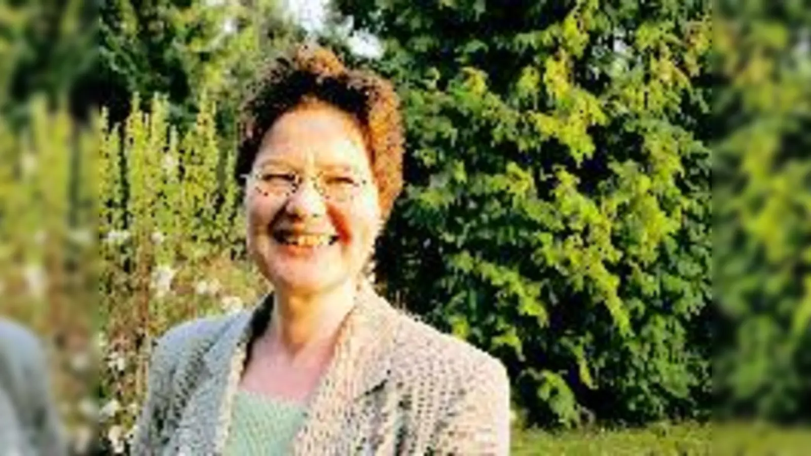 Regina Hallmann wird vor allem die gute ehrenamtliche Teamarbeit in der Immanuelkirche vermissen, sagt sie, und bei Föhn den Blick von Denning auf die bayerischen Alpen. 	 (Foto: ms)