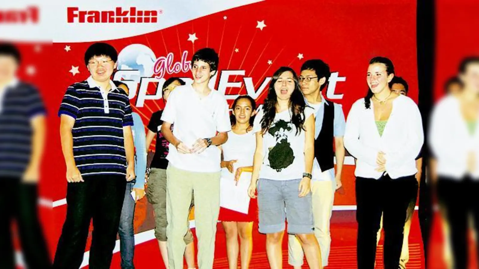 Schüler bis 15 Jahre zeigen beim internationalen Buchstabierwettbewerb ihr Können.	 (Foto: VA)