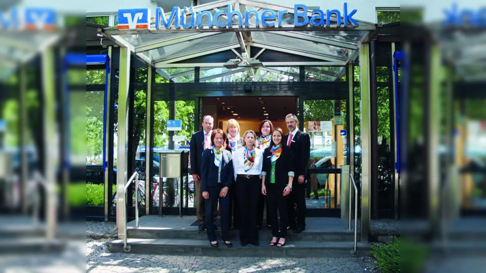Das Team der Münchner Bank-Geschäftsstelle Mittersendling freut sich auf das Jubiläum. (Foto: pi)
