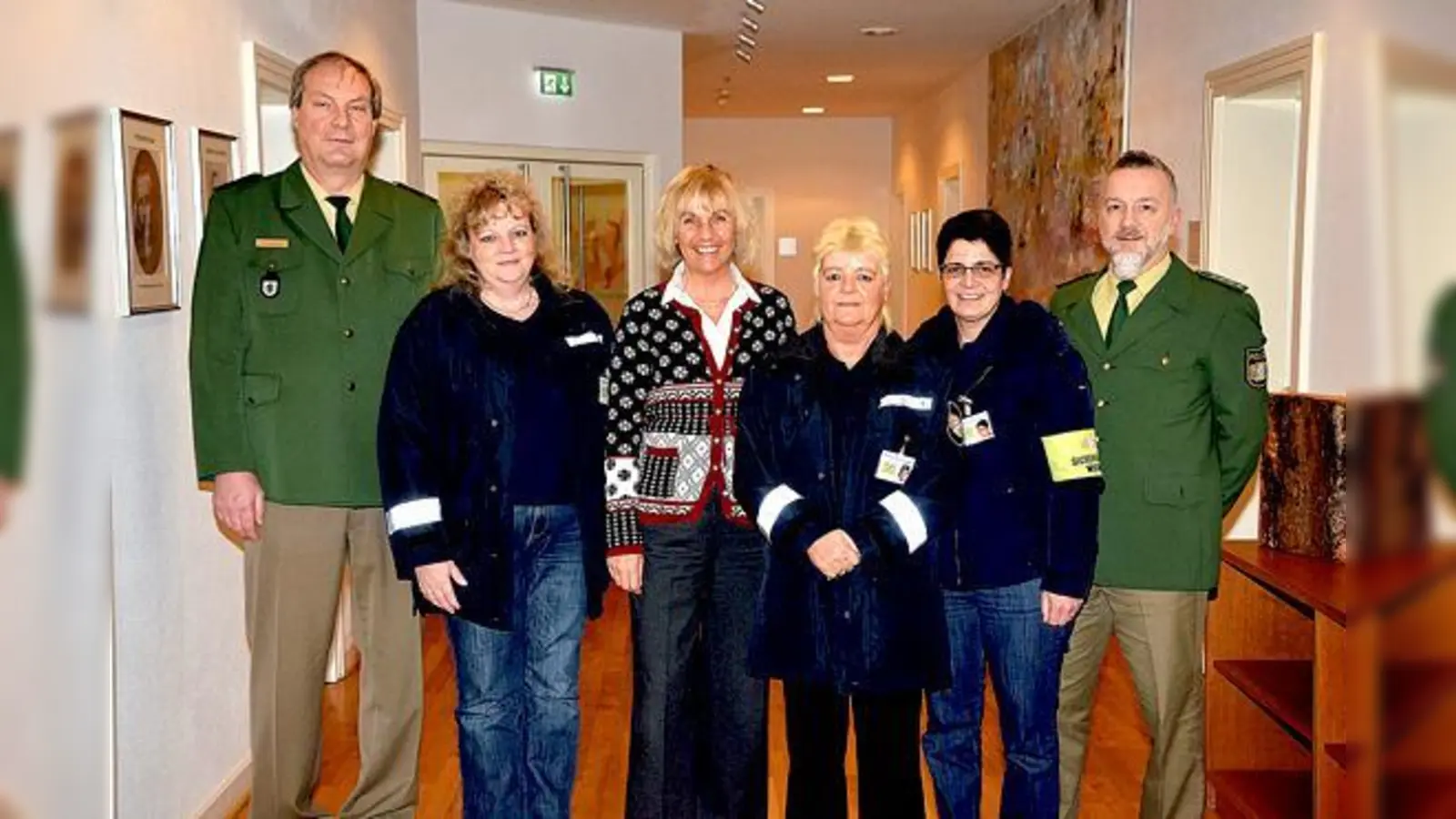 Karl-Heinz Schilling, Sonja Mangstl, Bürgermeisterin Gabriele Müller, Marika Sölch, Dimitra Malapesa und Peter Mailer (von links nach rechts).	 (Foto: G. Haar)