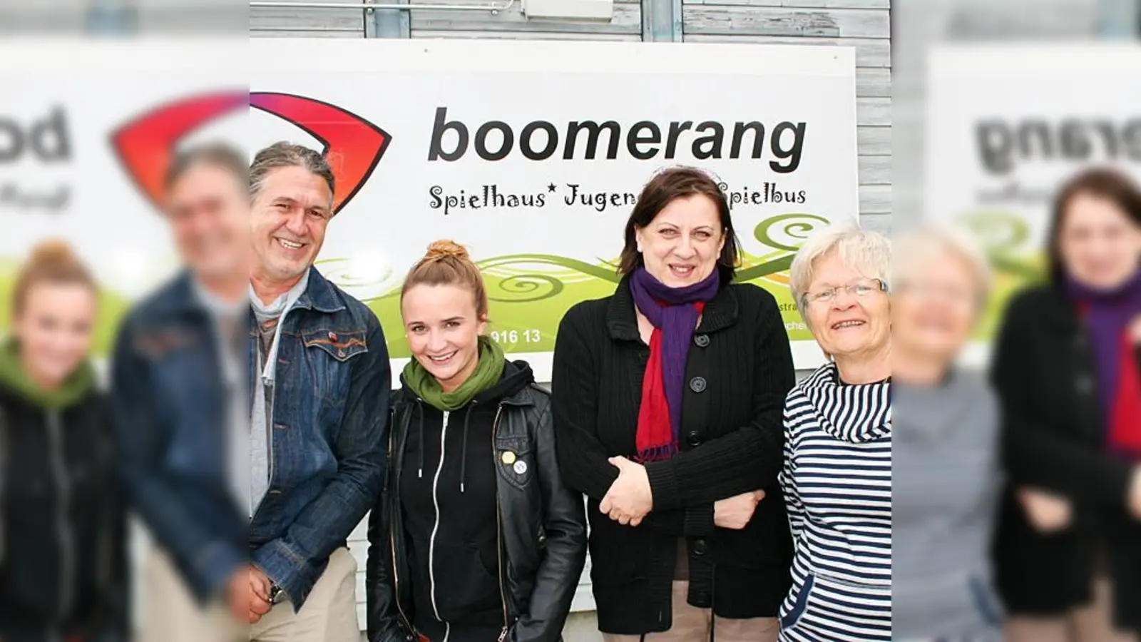 Kathrin Koop (rechts) organisierte mit dem Betreuerteam der Freizeitstätte Boomerang und Leiterin Heike Tonch (2. v. r.) das Ferienprogramm.  (Foto: ws)