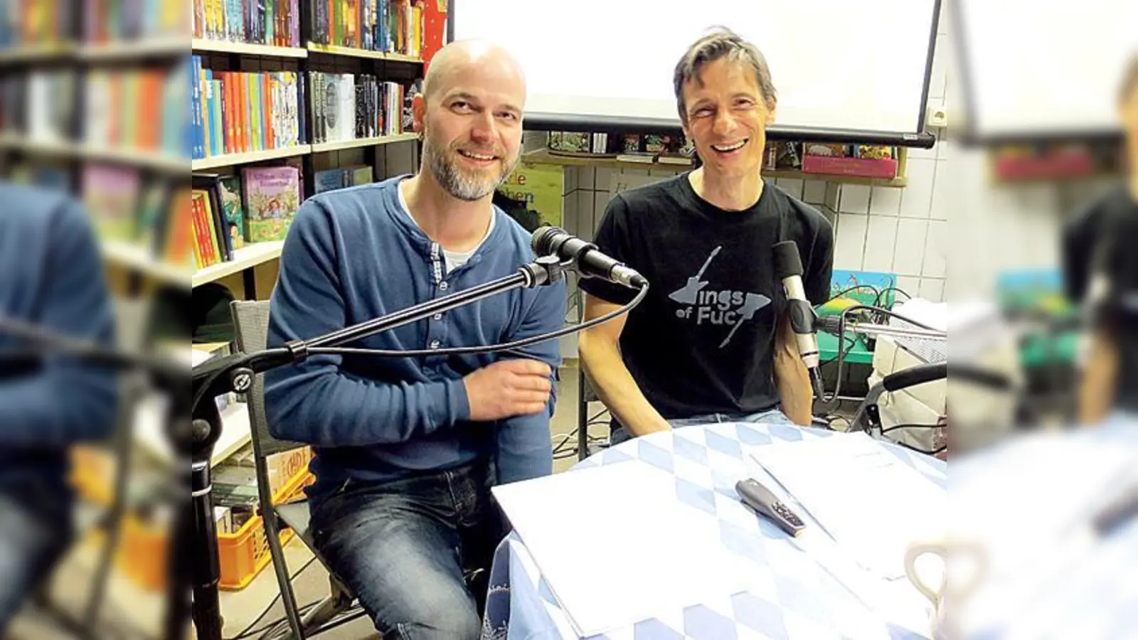 Kämmerer und Fischer zogen das Publikum in ihren Bann, mit Worten, Bildern, Geräuschen.	 (Foto: VA)