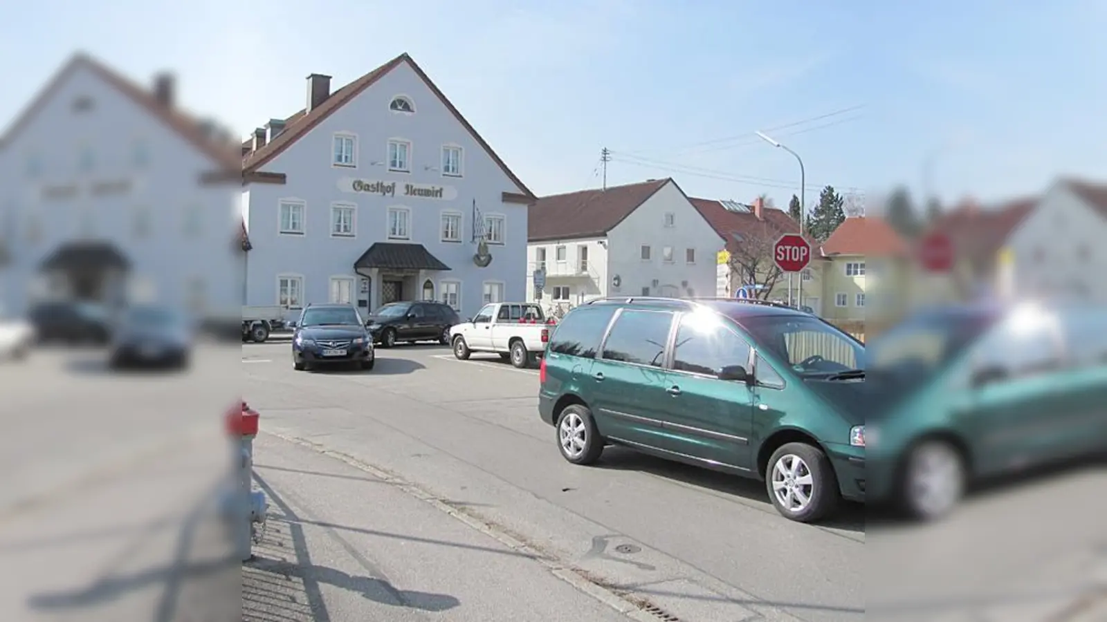 Die Kreuzung Freisinger Straße/Hauptstraße soll ebenfalls grundsätzlich geändert werden, um den Verkehr besser abfließen zu lassen. 	 (Foto: bb)