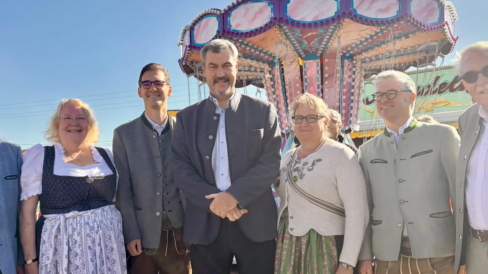 Sebastian Kriesel, OB-Kandidat Clemens Baumgärtner, MdB Stephan Pilsinger, Ministerpräsident Markus Söder, Alexandra Gassmann, Winfried Kaum und Schirmherr Otmar Bernhard (v. l.). (Foto: Ulrike Seiffert)