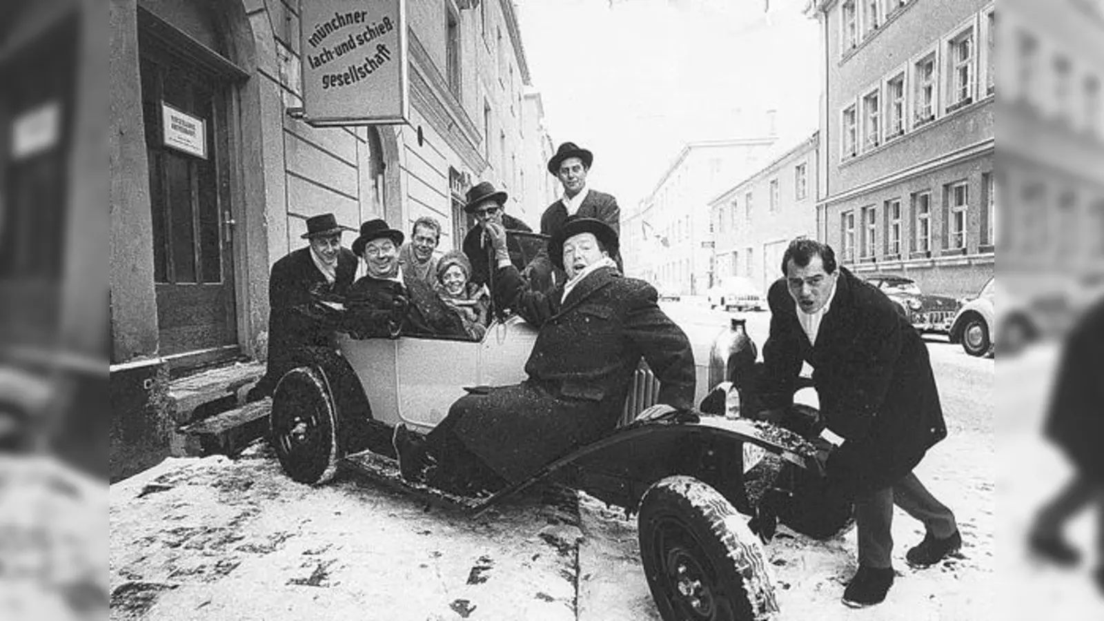 Das Ur-Ensemble der 50er: Rechts Sammy Drechsel, der Regisseur.  (Foto: Lach- & Schießgesellschaft)