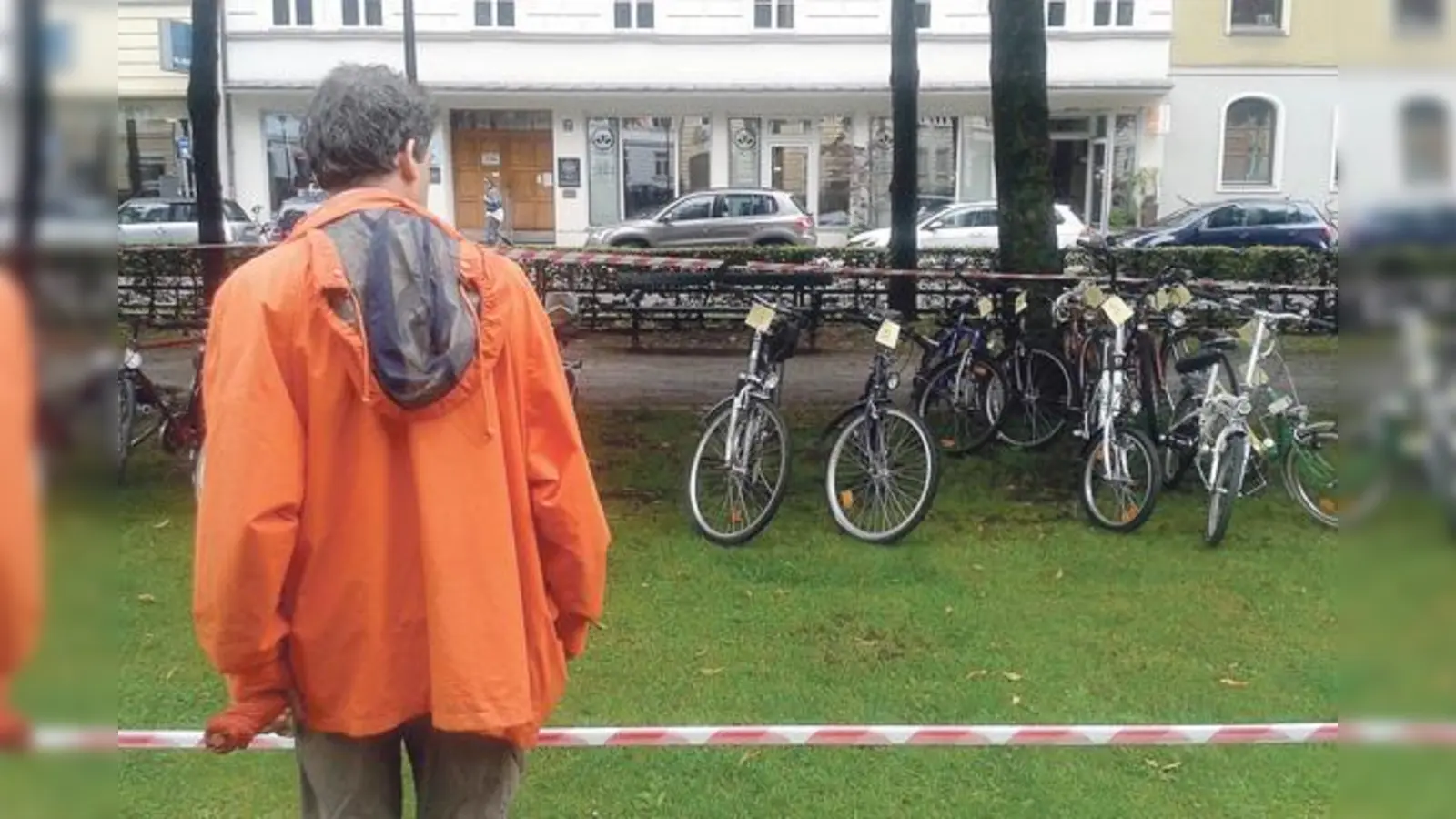 Fast 190 gespendete Fahrräder waren für die Tombola am Bordeauxplatz zusammen gekommen.	 (Foto: Michael Lucan)