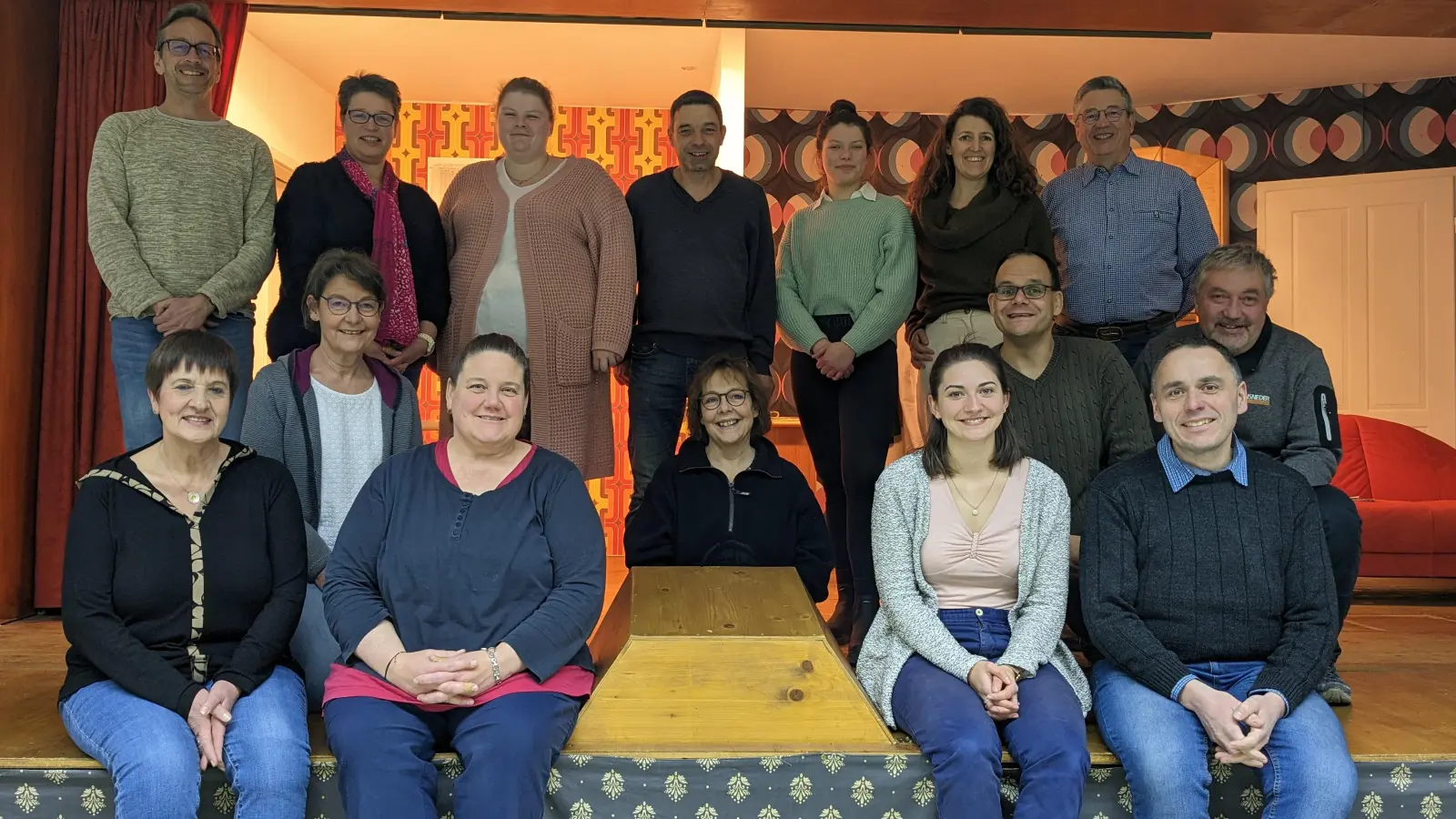 Die Theatergruppe des Trachtenvereins d’Würmseer Pöcking spielt ab 10. März das Stück „Alles neu macht der Mai“ im Pfarrsaal in Pöcking. (Foto: © Theatergruppe)