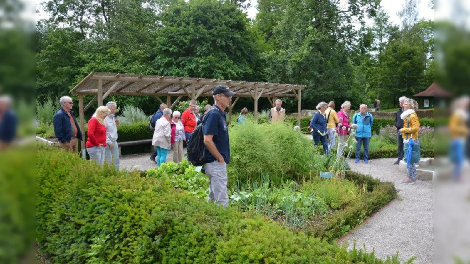 Mit allen Sinnen erleben konnten die Mitglieder des Gartenbauvereines im Kurpark von Bad Wörishofen. (Foto: Gartenbauverein Peißenberg)