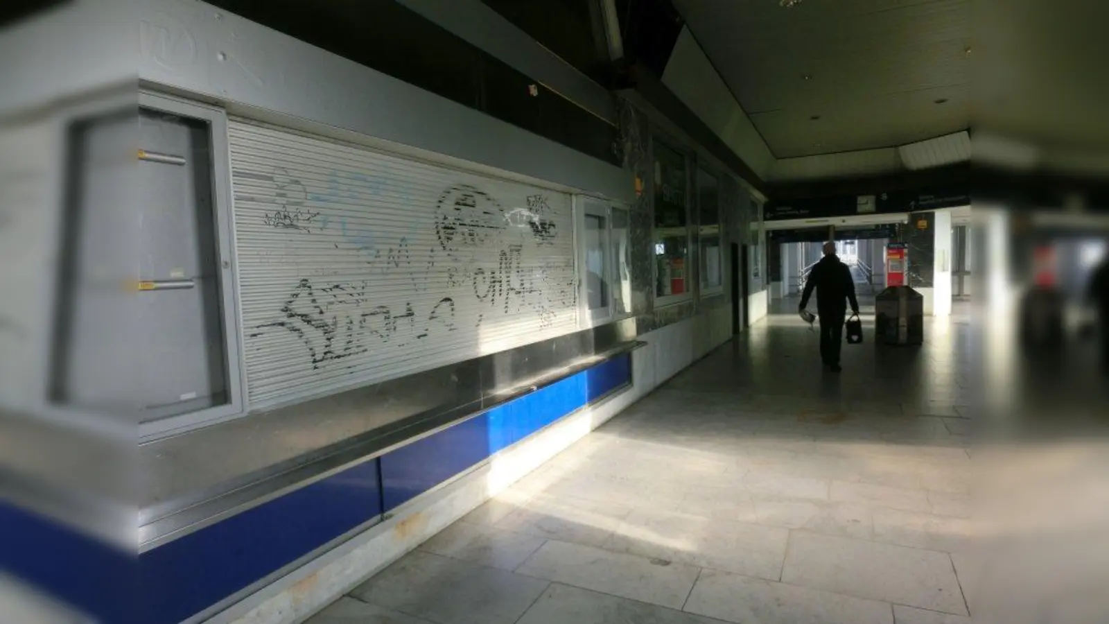 Geschlossener Kiosk: Noch im Jahr 2016 soll hier ein Service-Store entstehen. (Foto: ds)