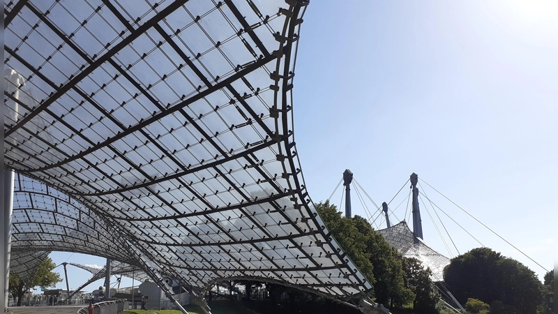 Mit seiner einzigartigen Architektur, den Sportstätten und den Grünflächen bewirbt sich der Olympiapark um den Titel Welterbe der UNESCO. (Foto: mha)