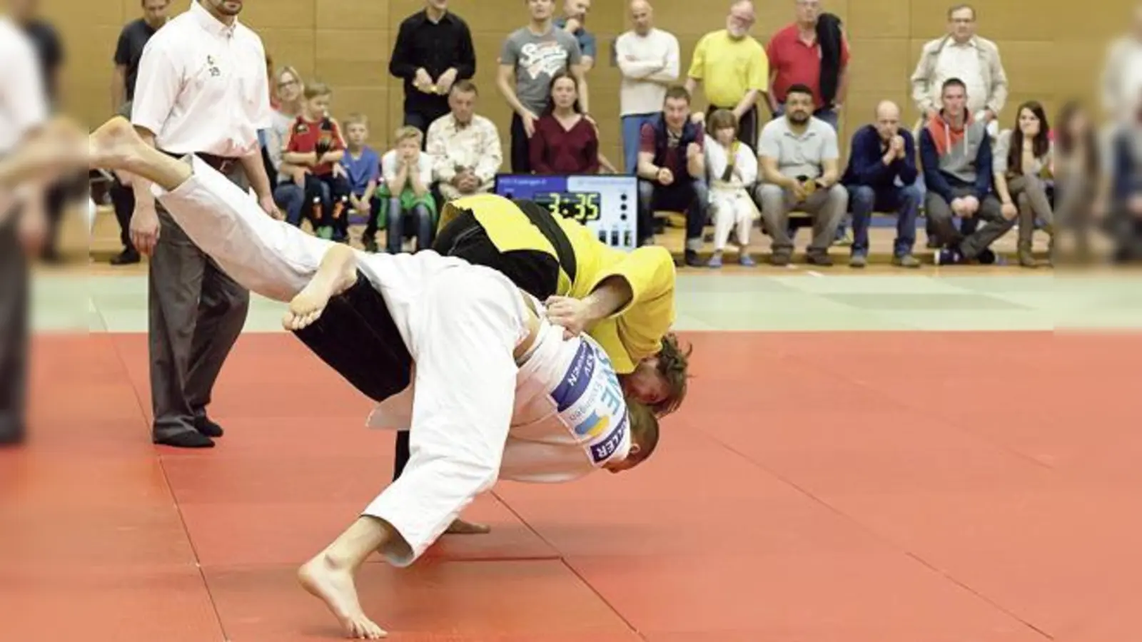 Die Judokas der SF Harteck stehen vor ihrer letzten Kampfbegegnung.	 (Foto: Verien)