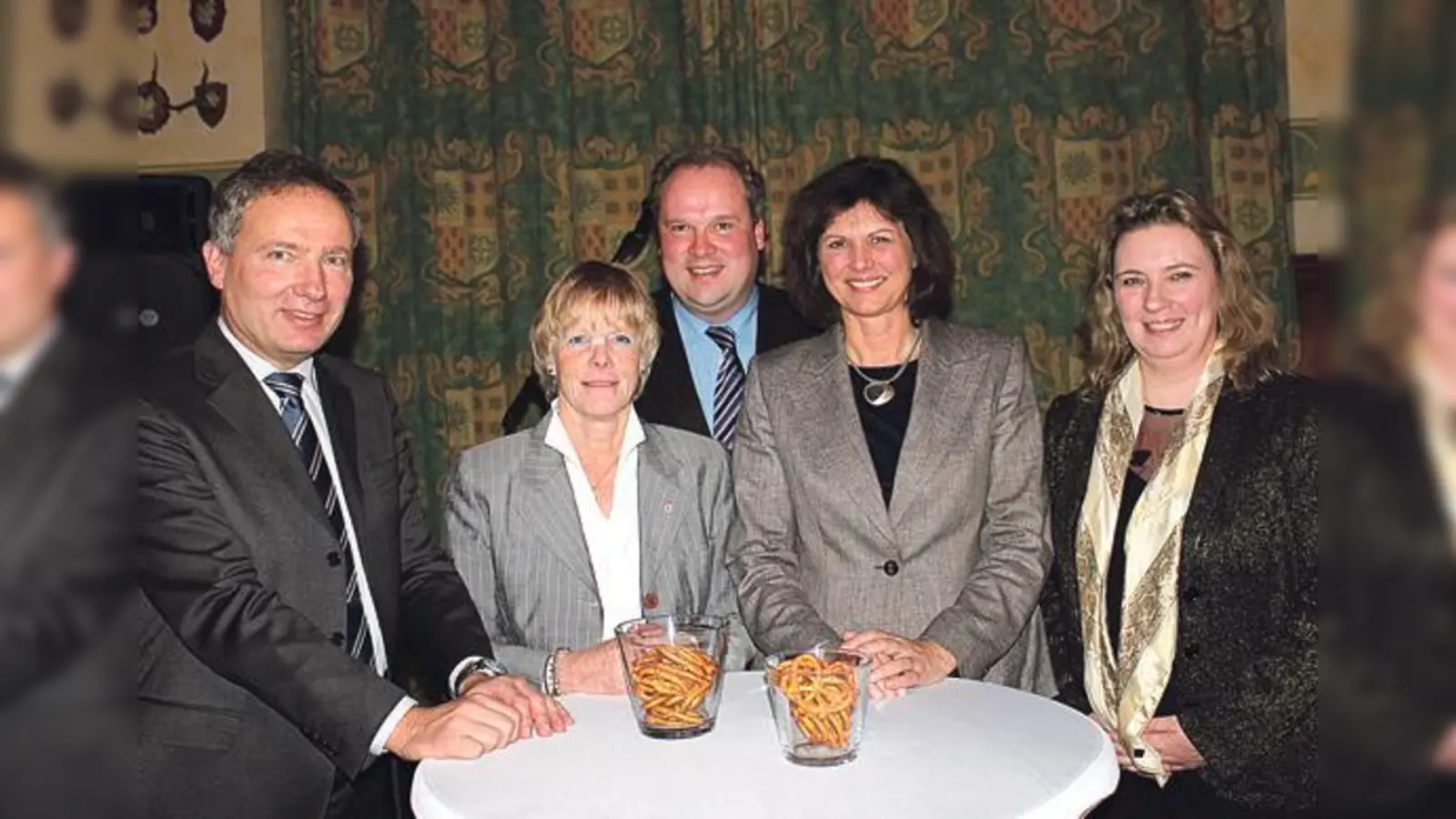 Versammelte politische Prominenz (v. li.): Roland Spingler, Ursula Mayer, Christoph Göbel, Ilse Aigner und Kerstin Schreyer-Stäblein.	 (Foto: CSU)