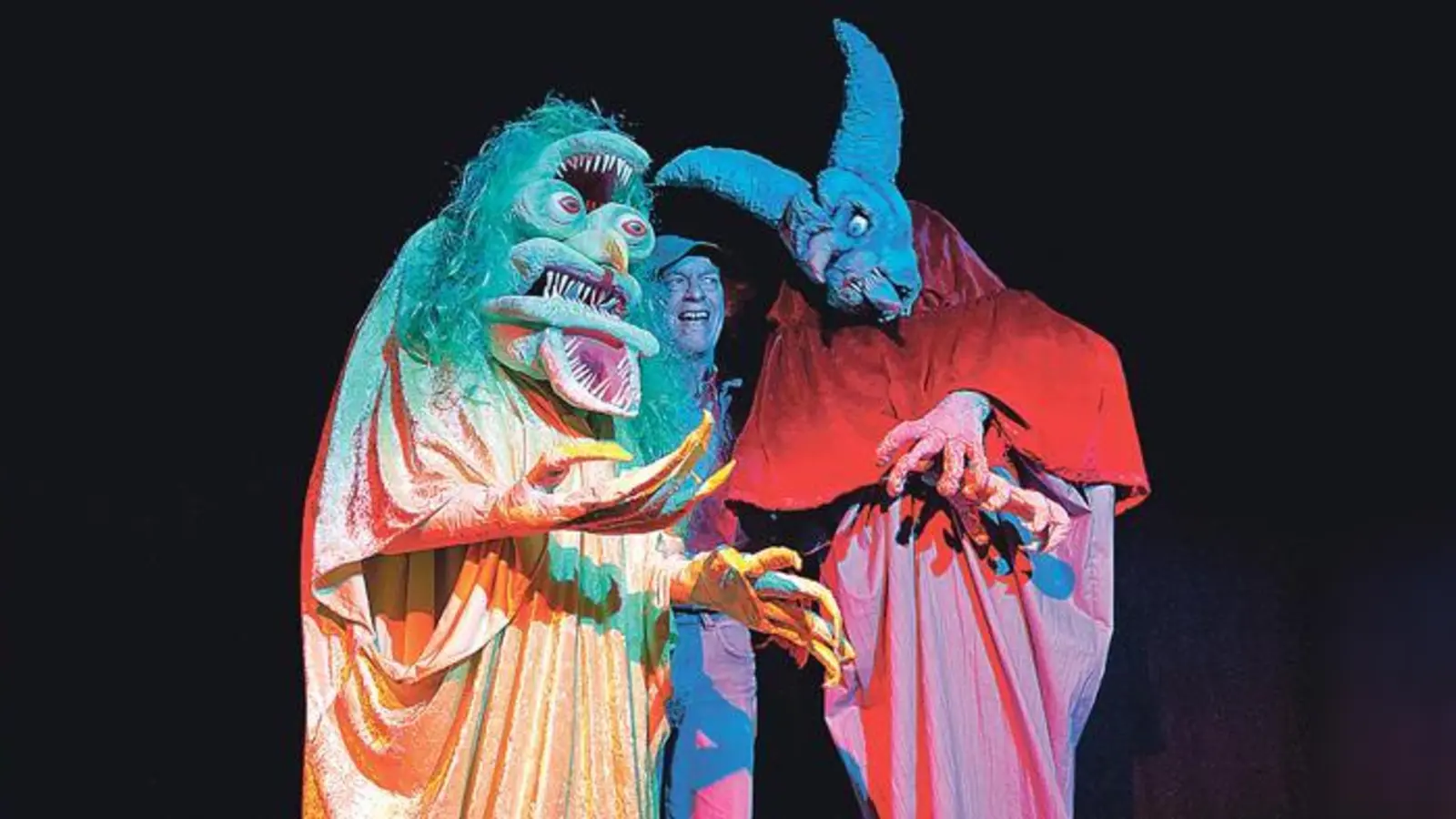 Auch Geiz und Gier  hier überlebensgroß  spielen an dem Abend mit Josef Pretterer wichtige Rollen.	 (Foto: VA)