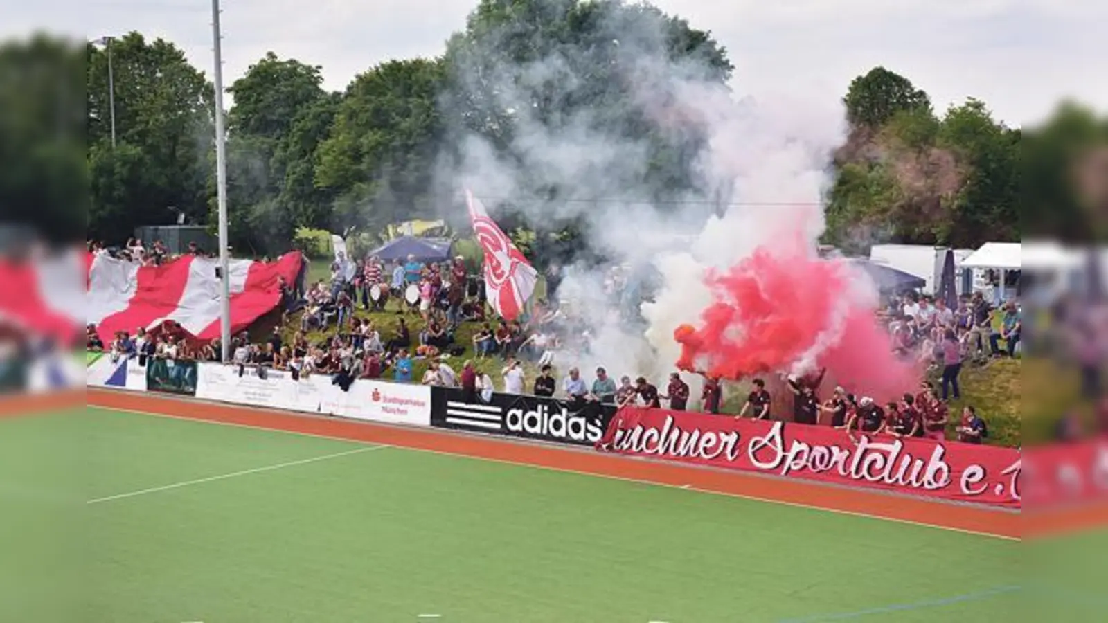 Dieses und andere beeindruckende Bilder gibt es im MSC Kalender 2019, den Unterstützer für 100 Euro auf der Crowdfundingplattform kaufen können. Im Preis enthalten ist ein stattlicher Anteil Unterstützung für das Kunstrasenprojekt. 	 (Foto: © Barbara Förste)