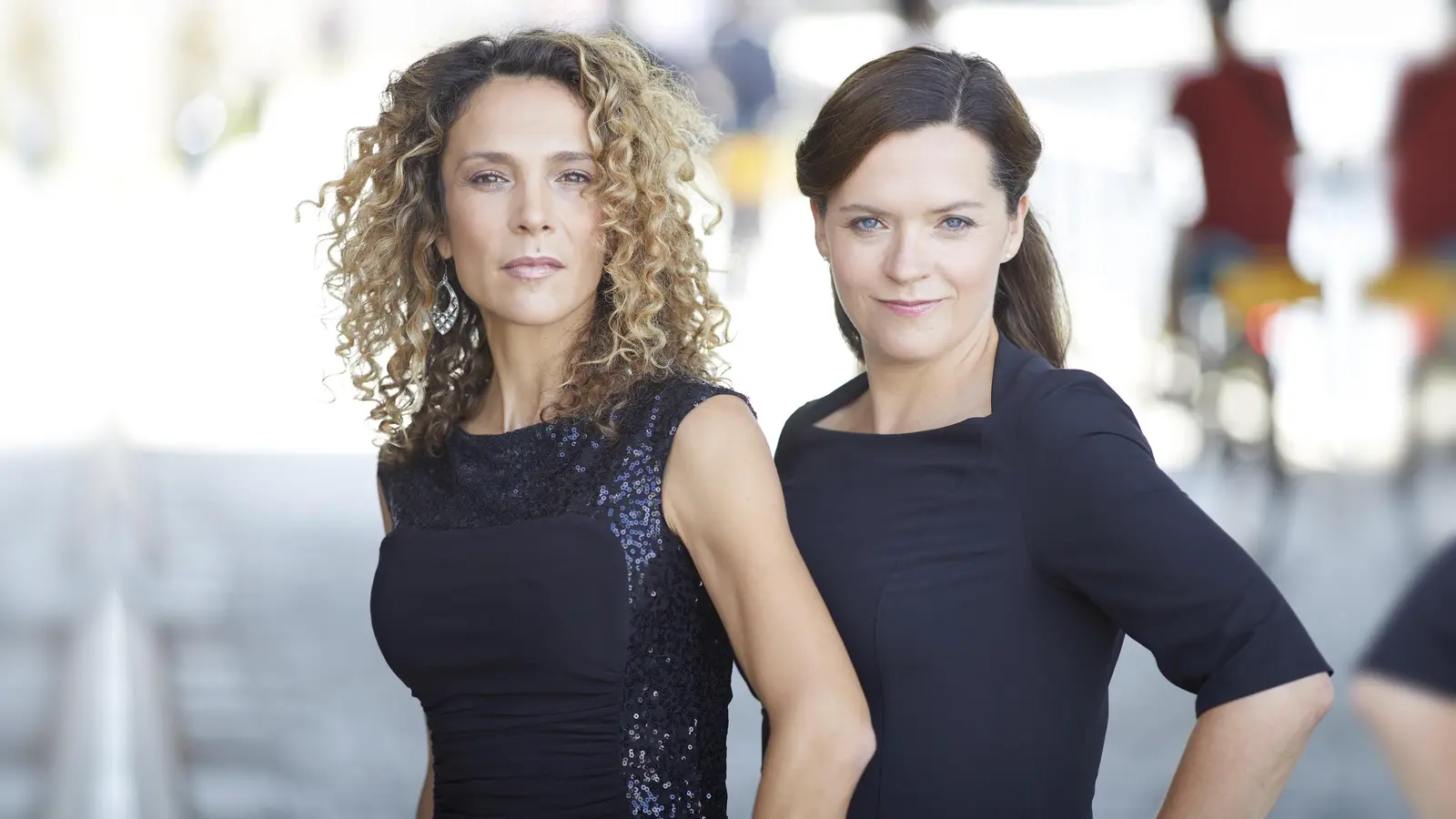 Marie Giroux und Jenny Schäuffelen nehmen die Gäste mit auf eine Tour durch Paris.  (Foto: Laurence Chaperon)