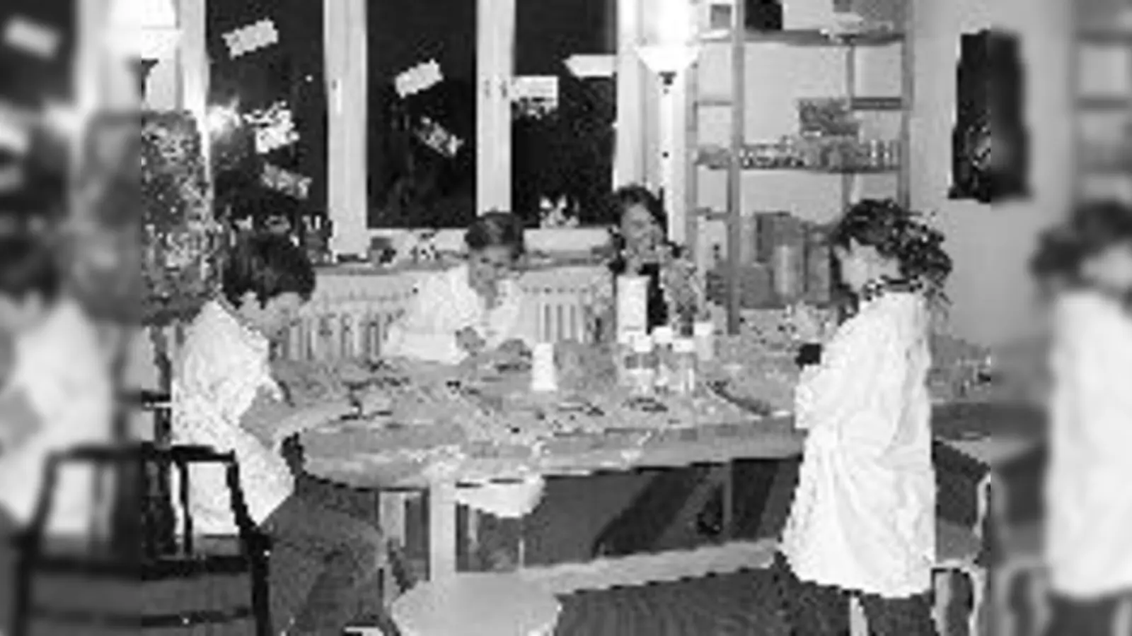 Mit Pinsel und Farbe der Phantasie freien Lauf lassen. 	 (Foto: VA)