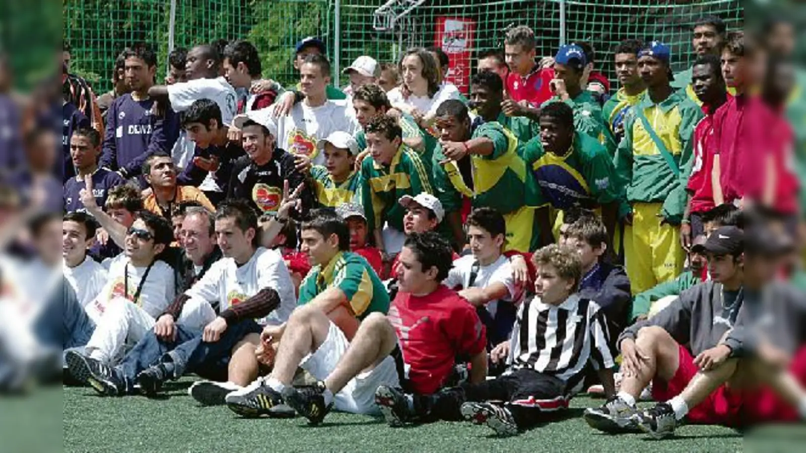 Das Projekt buntkicktgut hat sich zum Ziel gesetzt, jungen Menschen verschiedener kultureller und nationaler Herkunft eine sinnvolle und gesunde Freizeitbeschäftigung zu geben.	  (Foto: buntkicktgut)